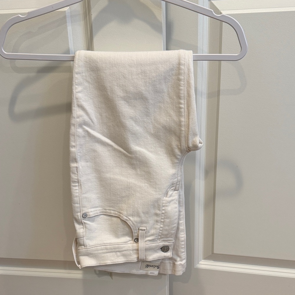 Madewell off white denim, kick out crop, 26P, worn but excellent condition